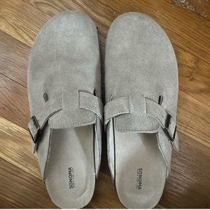 Sonoma Clogs size 10